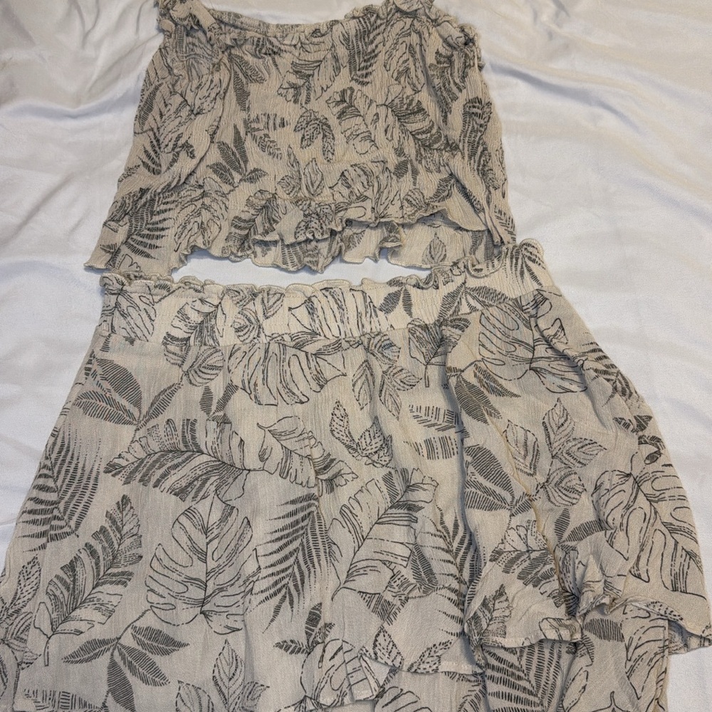 Leaf Print Beige Skirt
